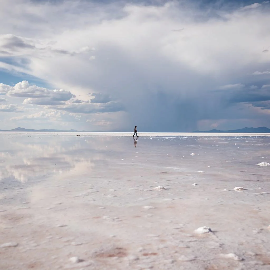 Foto en un salar cristalino